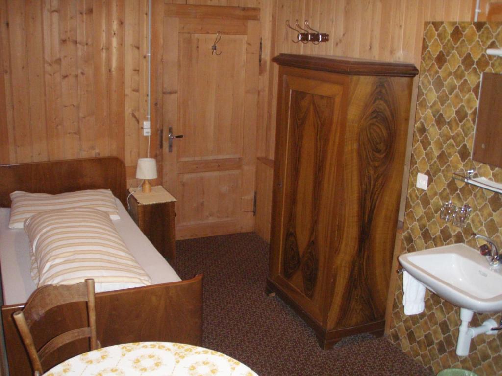 Hotel Posthaus Urigen Unterschachen Номер фото